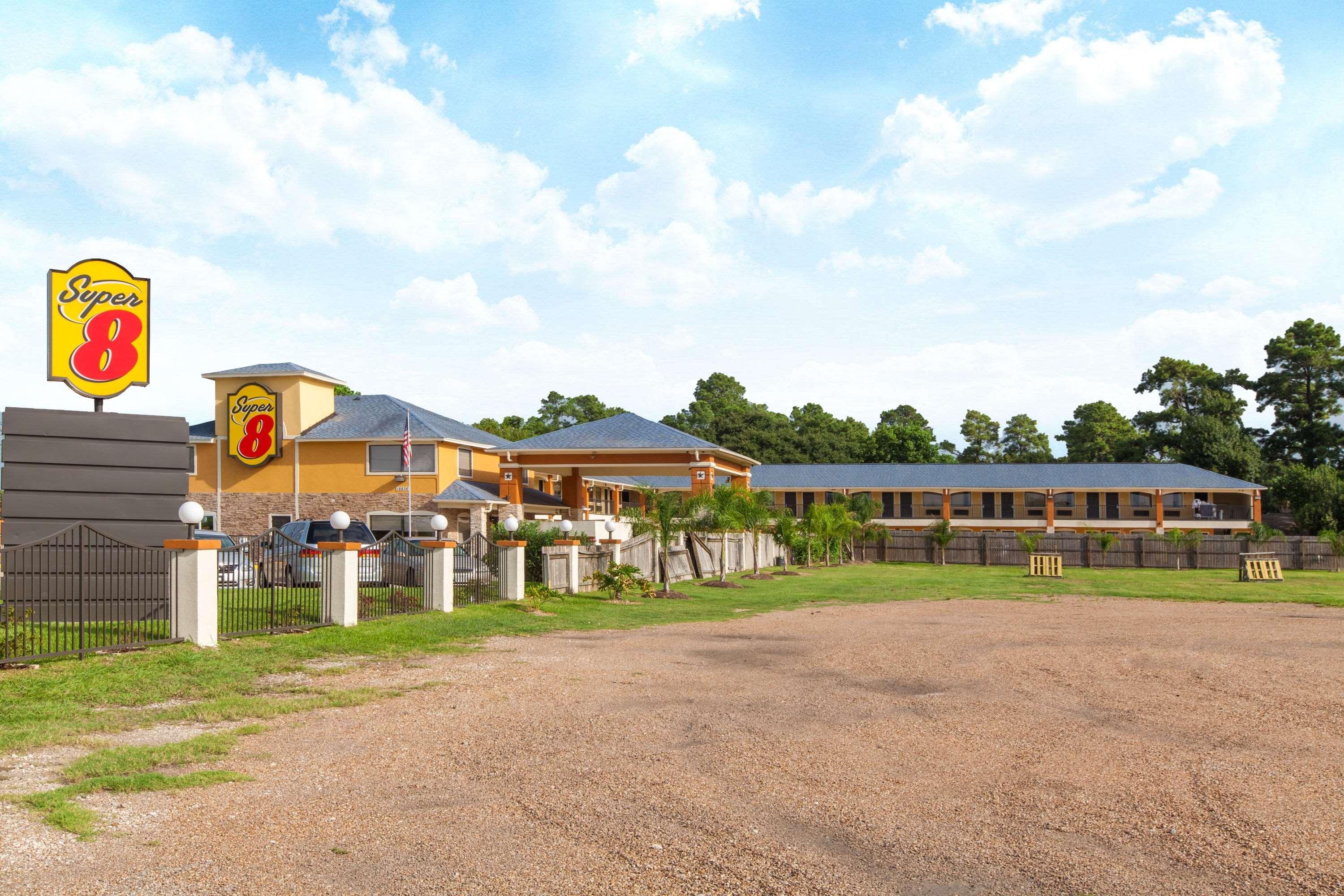 Super 8 By Wyndham Houston/Willowbrook Hwy 249 Kültér fotó